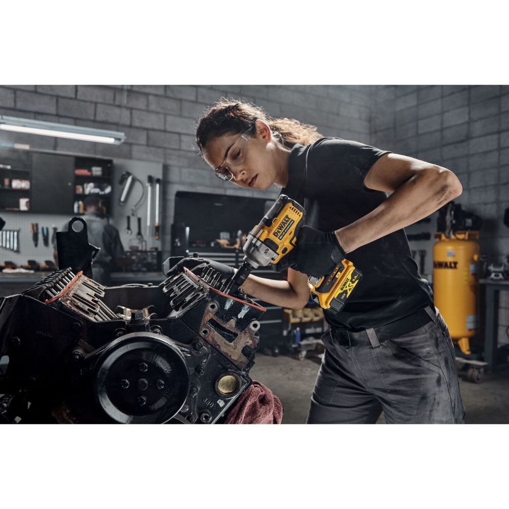 Аккумуляторный компактный ударный гайковерт DEWALT DCF891N, XR 18В, без акб и зу
