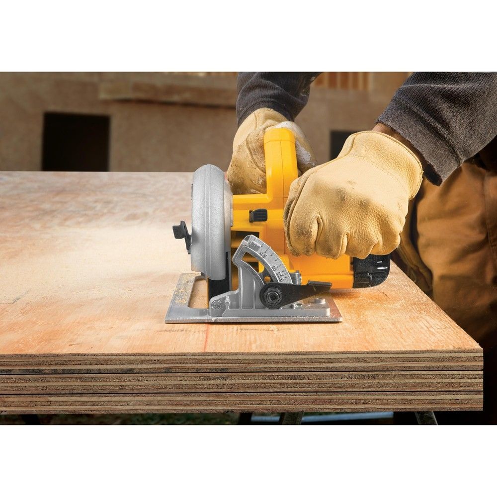 Дисковая ручная пила DEWALT DWE575, 1600 Вт, 5200 об/мин