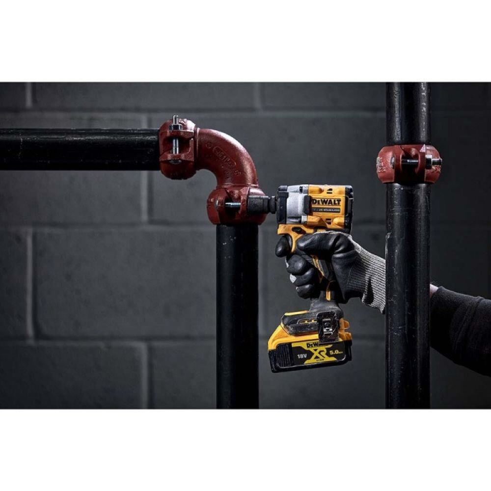 Бесщеточный гайковерт, DEWALT DCF921P2G, 18В, 2 Акб 5 Ач и ЗУ